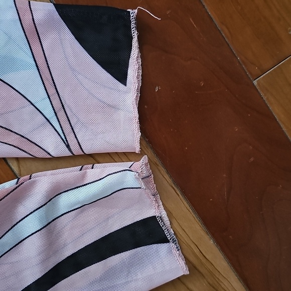 Retro Geometric Abstract Top - Picture 7 of 8